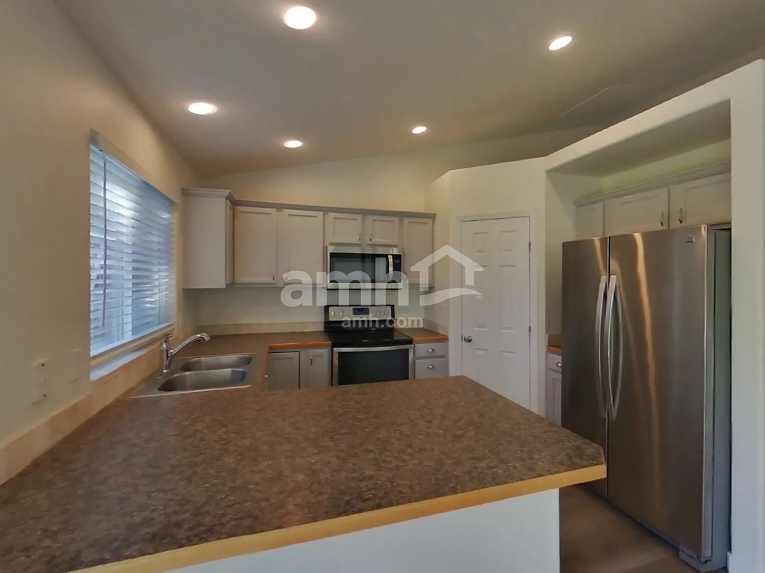 4 bed, 2.5 bath, 1568 sqft, $2,495 — Photo 3