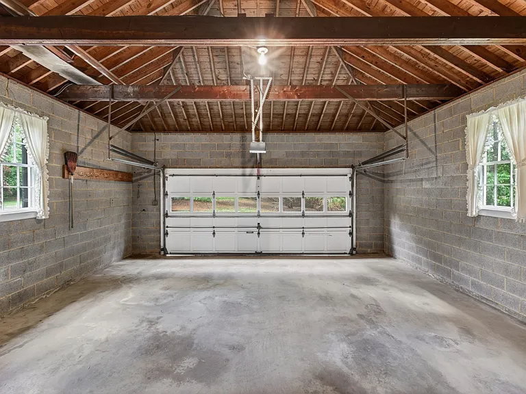 535 E Rio Rd — Photo 5