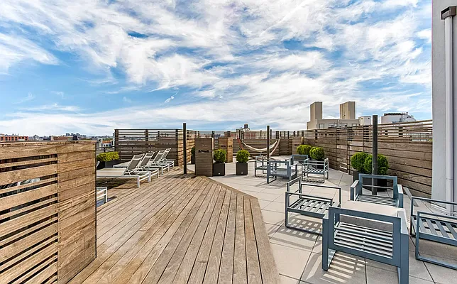 Rented by Farside Realty LLC | media 4