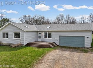 817 Mower Rd, Pinckney, MI 48169