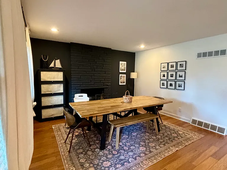 201 W Walnut St — Photo 6