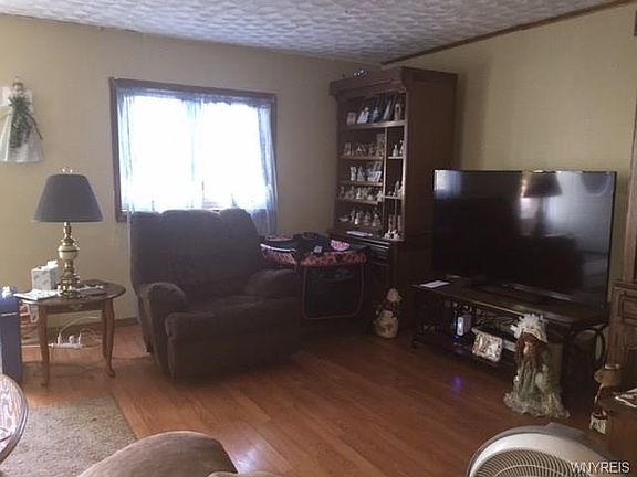 3rd image of 28 Keil St
