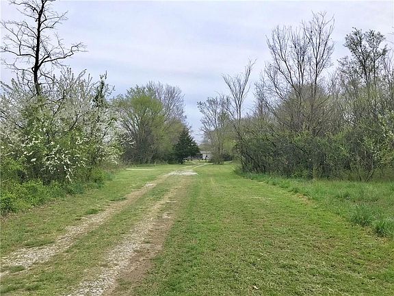 2nd image of 19728 Jewell Dr