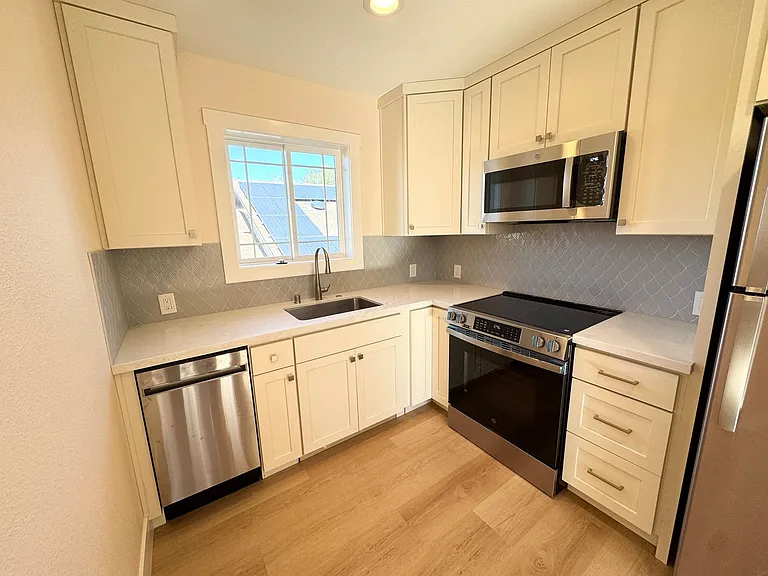 5496 Carnegie Loop — Photo 2