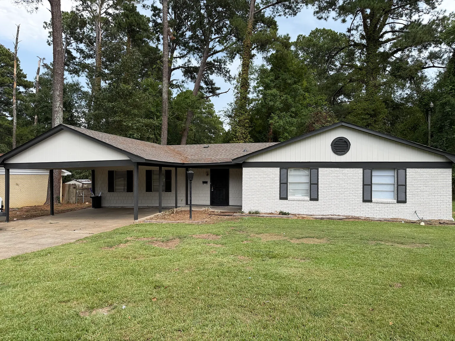 3 bed, 1900 sqft, $1,350 — Photo 1
