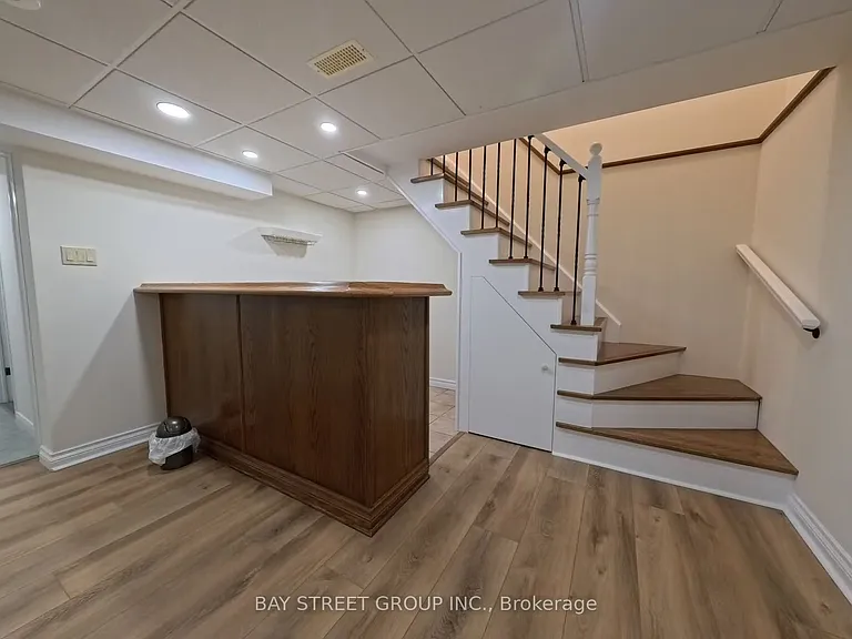 402 Osiris Dr — Photo 25