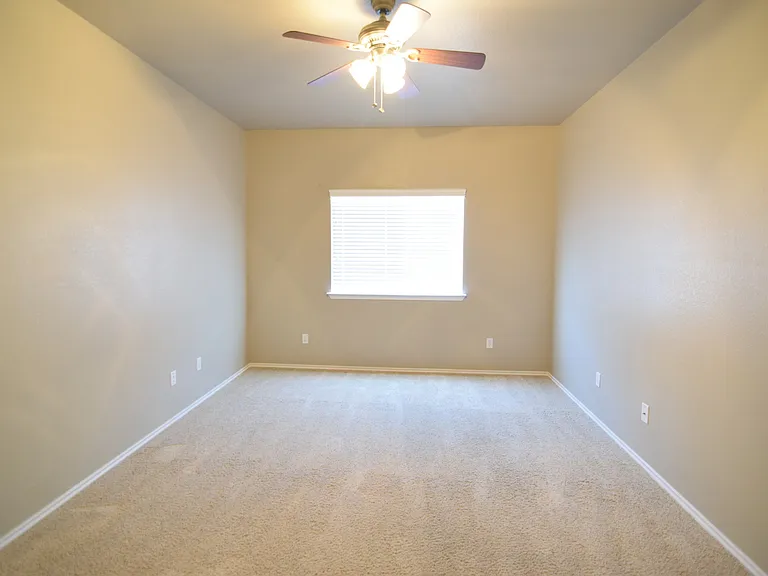 2203 Ryan Dr — Photo 20