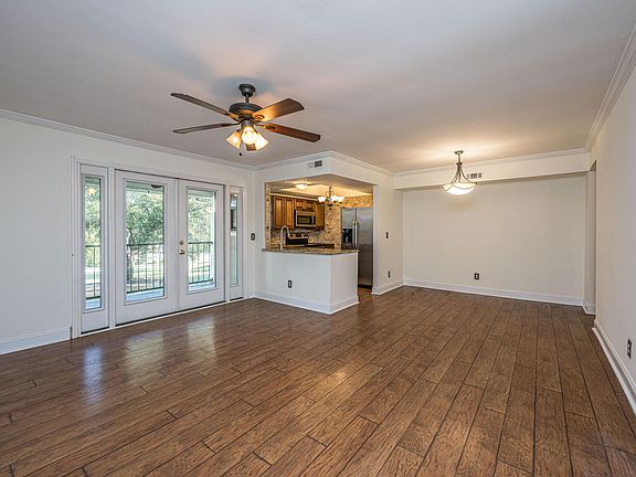 3rd image of 1857 Montclair Dr Unit D