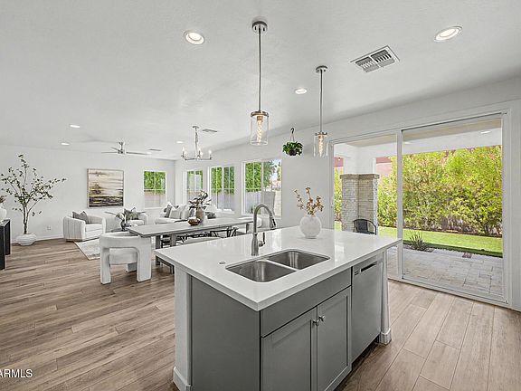 5th image of 3746 E EARLL Drive