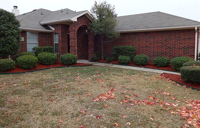 1st image of 806 Ash Ln