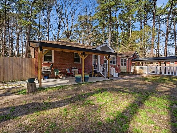 2nd image of 824 E Sparrow Rd