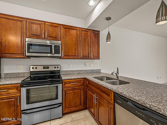 4th image of 11344 ESTANCIA VILLA Circle #602