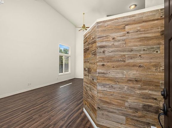 4th image of 2061 SE 61st Dr