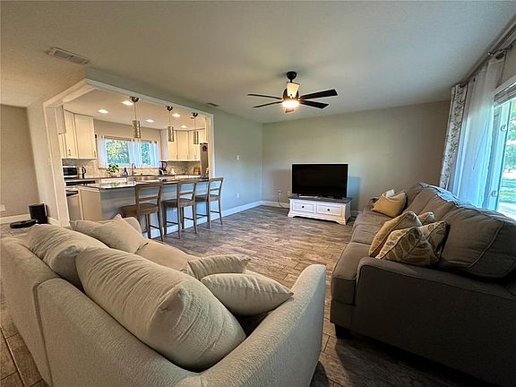 3rd image of 547 Garden Heights Dr