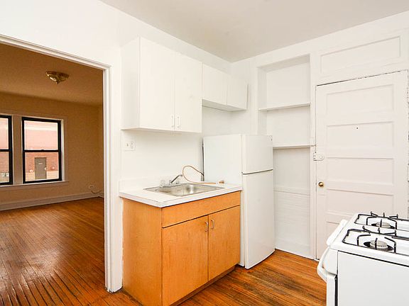 2nd image of 2714 N Spaulding Ave #Dii1