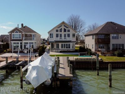 32633 N River Rd, Harrison Township, MI, 48045