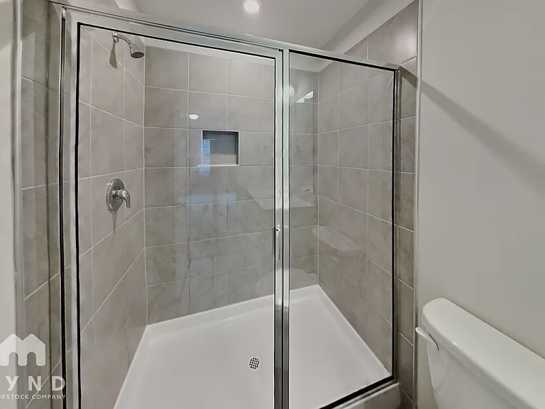 6823 Hardwick Ln — Photo 10