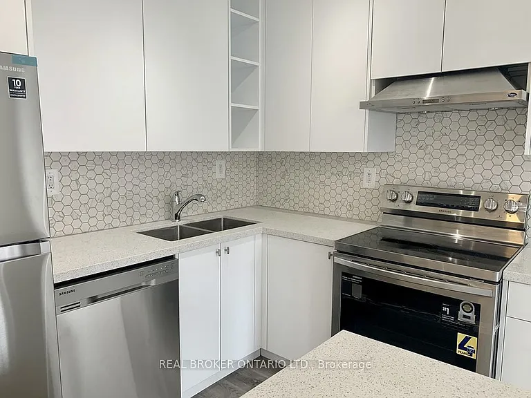 2199 Gerrard St E #4 — Photo 3