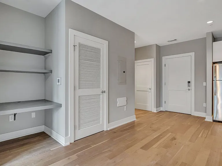 601 E 39th Street — Photo 50