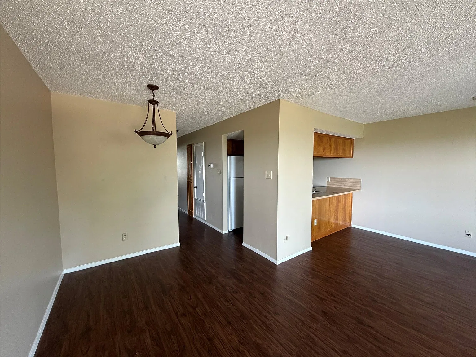 2 bed, 2.0 bath, 826 sqft, $1,100 — Photo 3