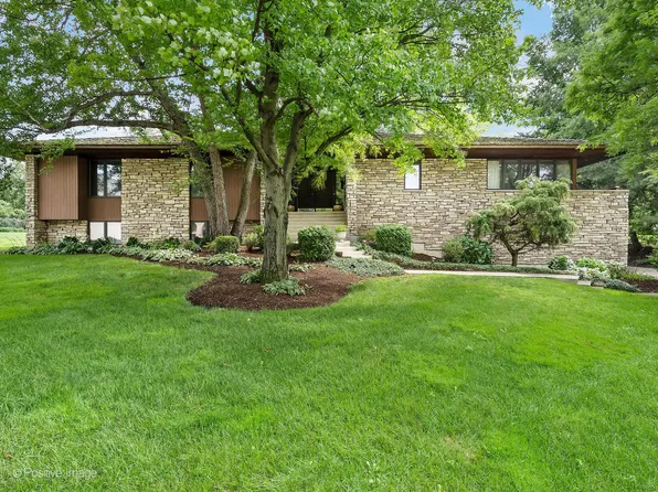 1911 Midwest Club Pkwy, Oak Brook, IL 60523