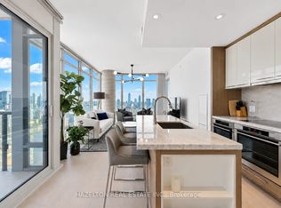 488 University Ave #3402, Toronto, ON M5G 0C1
