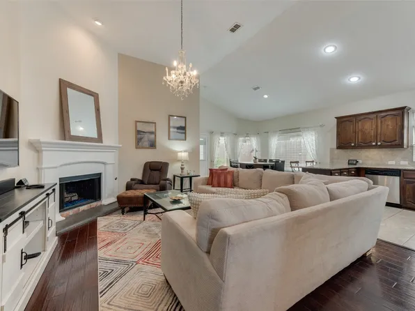 5801 Marsh Rail Dr, Denton, TX 76208