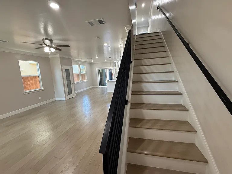 2607 Beaumont St — Photo 15