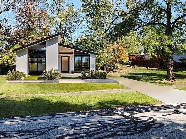 1st image of Parkhill Dr