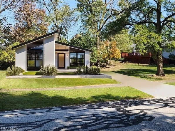 Parkhill Dr, Parma Heights, OH 44130