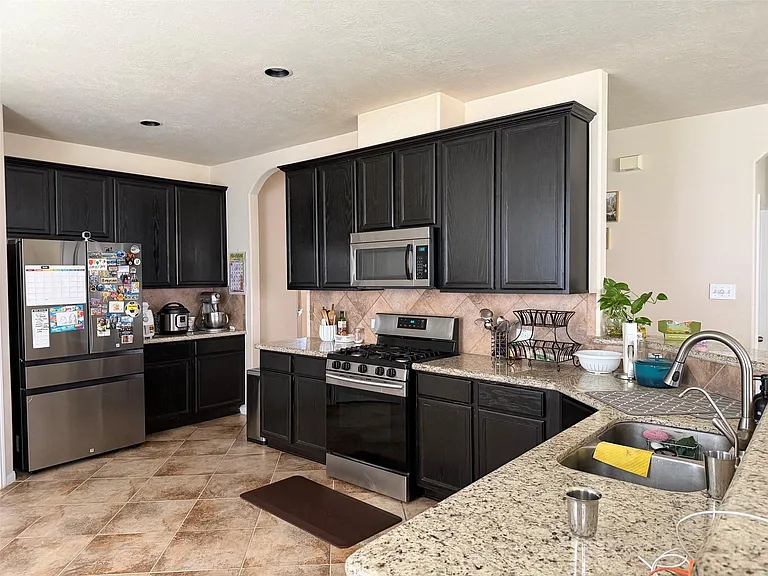 24930 Diamond Ranch Dr — Photo 2