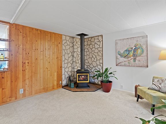 4th image of 2284 Yew Street Road #D3