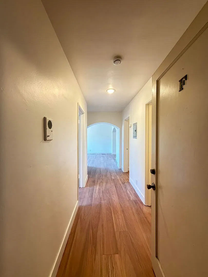 722 Santa Clara Avenue — Photo 2