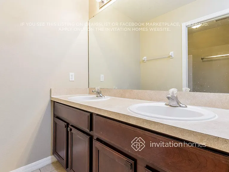 1129 Hacienda Cir — Photo 16