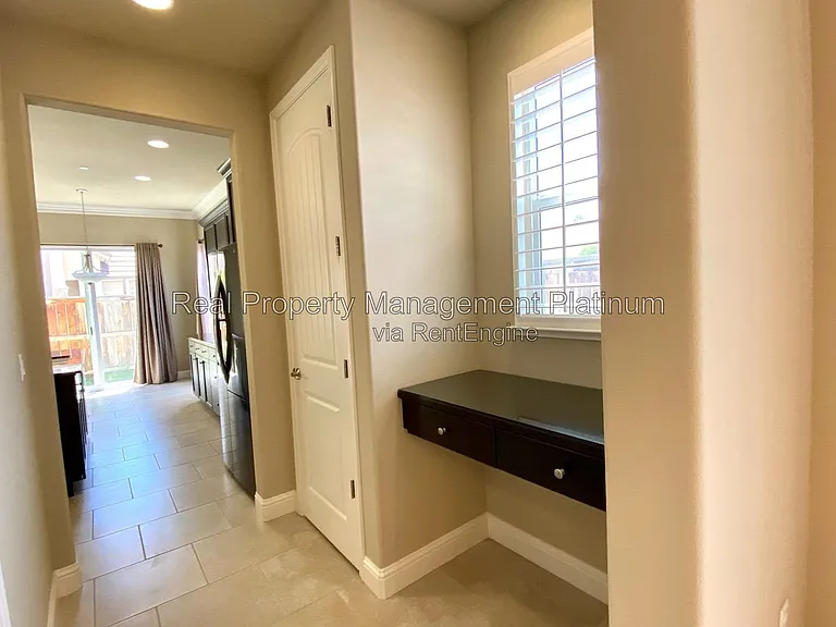 2141 W Juliet Way — Photo 12