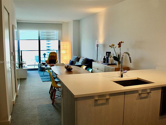 4th image of 501 NE 31st St Unit 2705