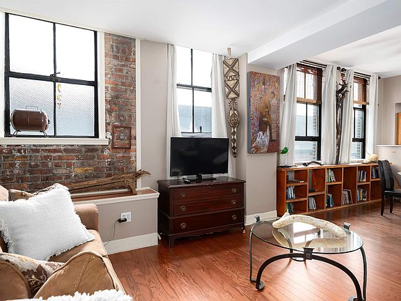 5th image of 2201 1st Ave N #400-C