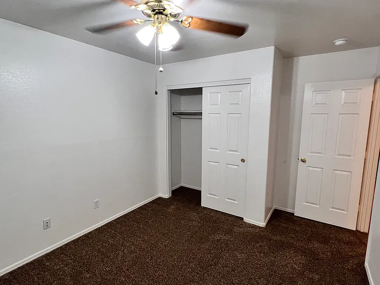3041 W Horsham Dr — Photo 31