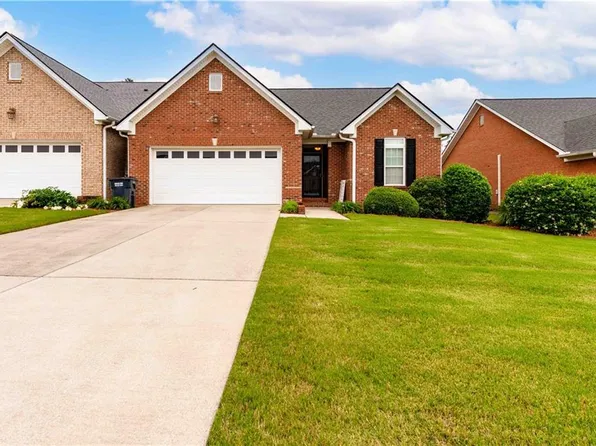 153 Regency Row SW, Calhoun, GA 30701