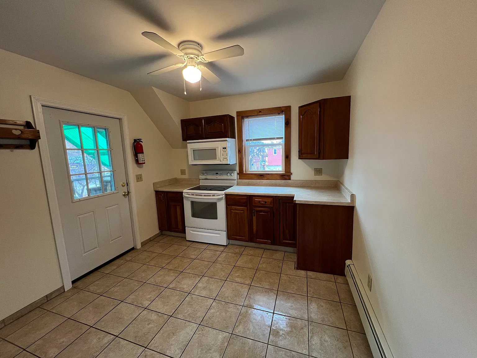 233 Railroad St — Photo 3