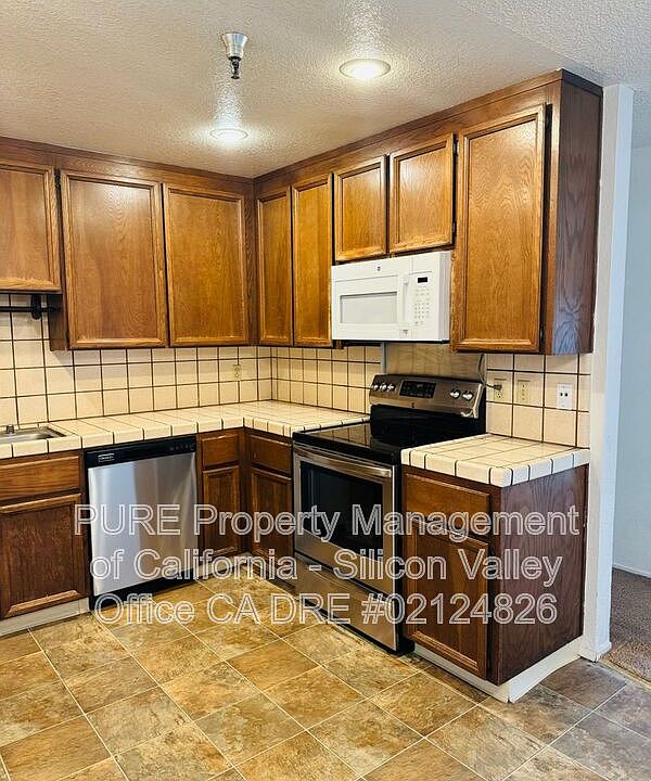 1st image of 375 Clifford Ave APT 207