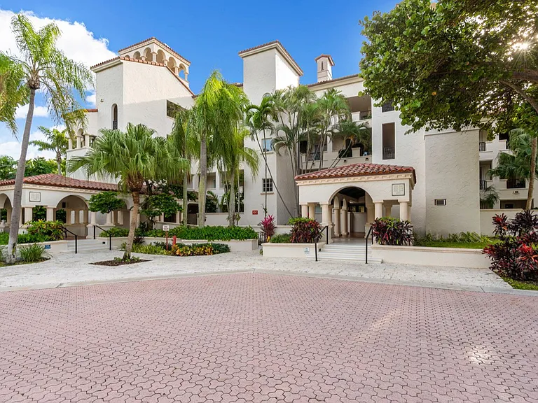 2124 Fisher Island Dr #2124 — Photo 34