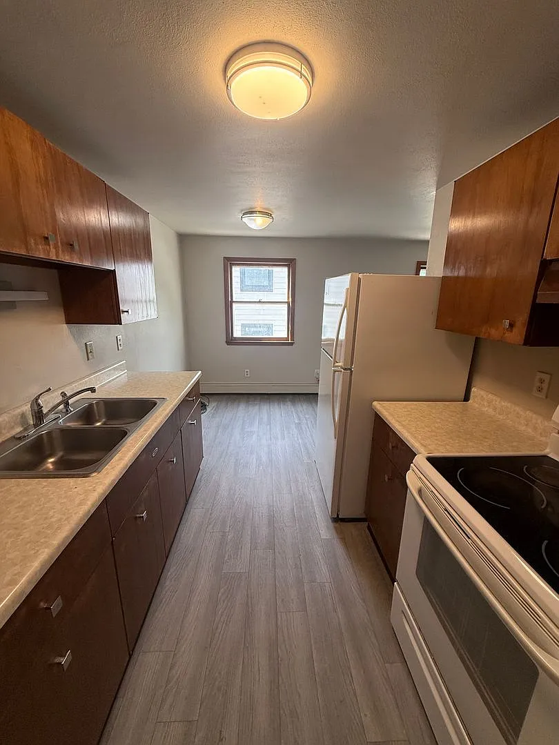 301 W. 21st st. — Photo 3