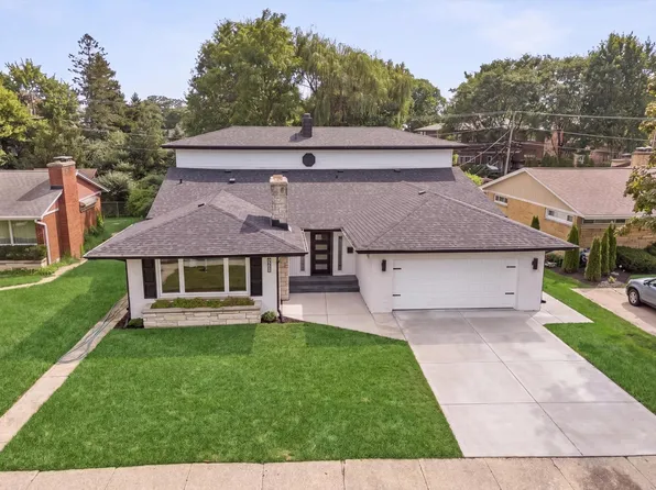 1425 Stonegate Rd, La Grange Park, IL 60526