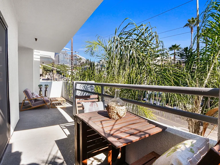 Terraces at La Cienega — Photo 6