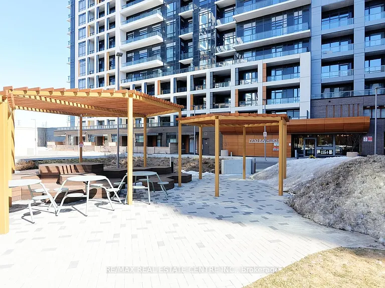 7950 Bathurst St #416 — Photo 16