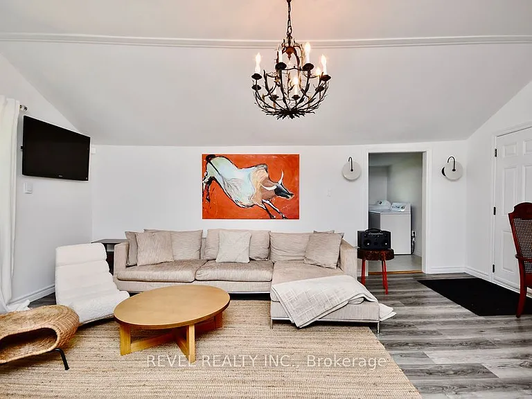 39 Domar Rd — Photo 5