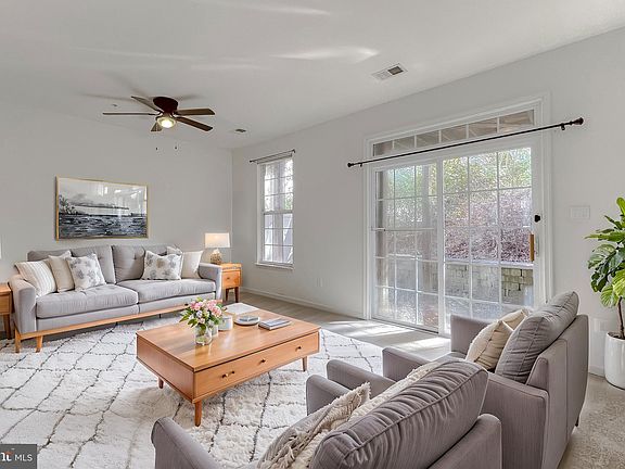 4th image of 23362 Dahlia Cir