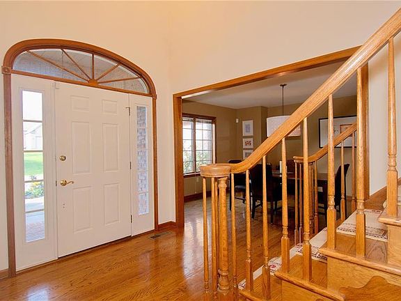 3rd image of 4203 Eisenhower Dr