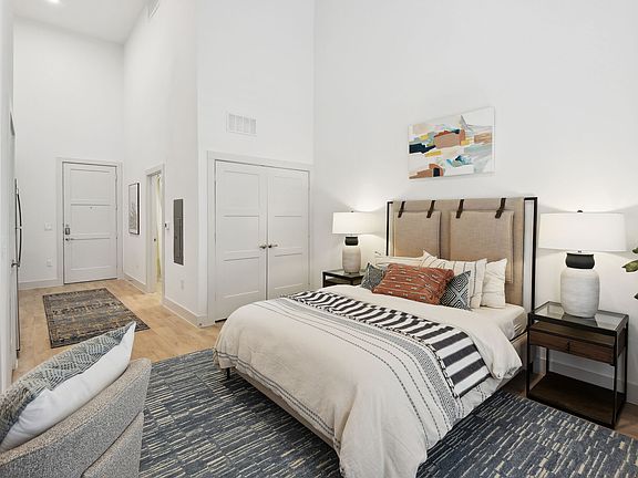 3rd image of 10300 Metropolitan Dr #2202